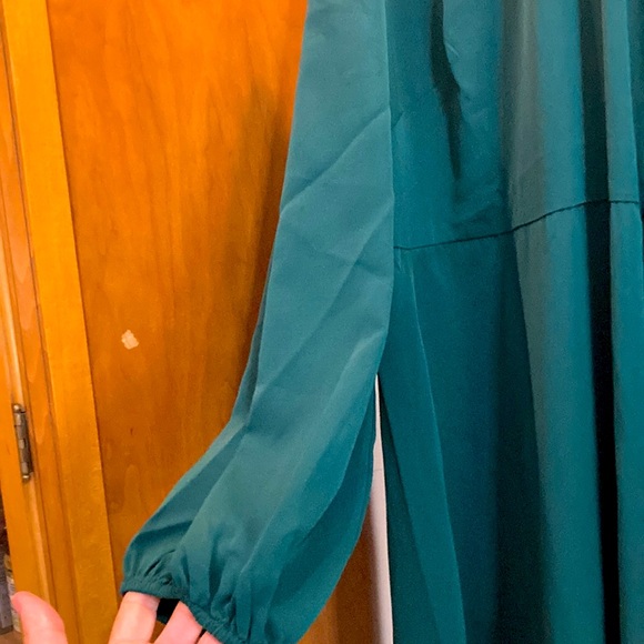 NWT BloomChic “ERICA” straight shift dress. SO flattering and professional. 2x - Picture 4 of 9